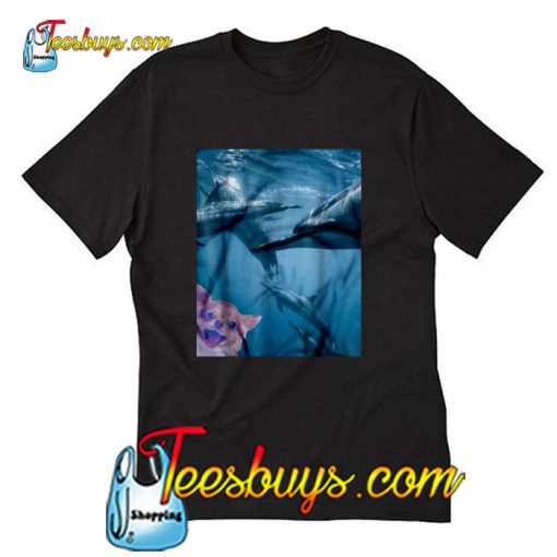 Chihuahua Ocean Swimming With Dolphins T-Shirt