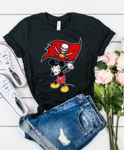 Dabbing Mickey Flippin' Love Tampa Bay Buccaneers Football t shirt RJ22