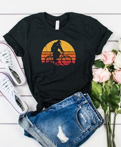 Bigfoot Rides a Mountain Bike funny vintage retro sasquatch t shirt RJ22