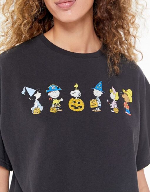 the peanuts halloween t-shirt RJ22